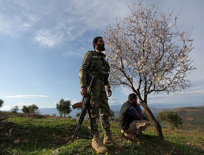 [ẢNH] Các tay súng FSA được Thổ Nhĩ Kỳ hậu thuẫn quyết chiến tại Syria ảnh 19