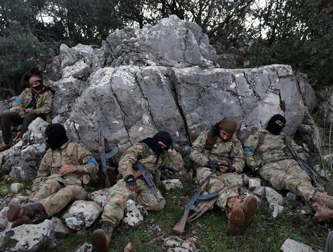 [ẢNH] Các tay súng FSA được Thổ Nhĩ Kỳ hậu thuẫn quyết chiến tại Syria ảnh 7