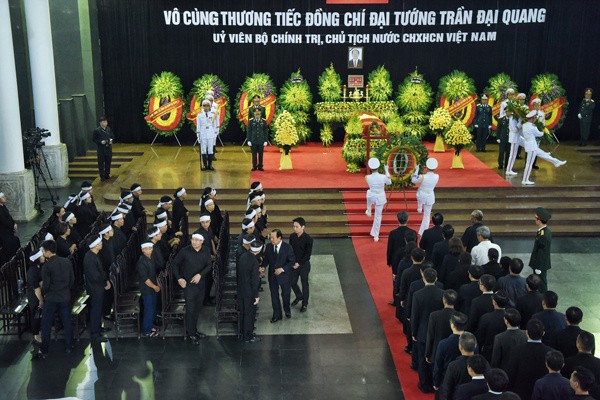 Xúc động lễ viếng Chủ tịch nước Trần Đại Quang ảnh 1