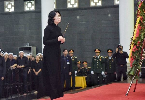 Xúc động lễ viếng Chủ tịch nước Trần Đại Quang ảnh 27