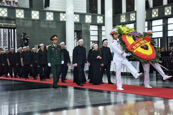 Xúc động lễ viếng Chủ tịch nước Trần Đại Quang ảnh 32