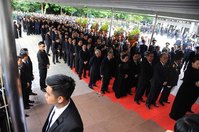 Xúc động lễ viếng Chủ tịch nước Trần Đại Quang ảnh 39
