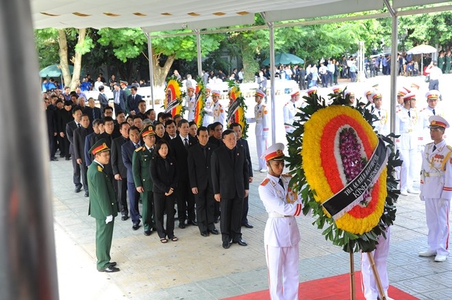 Xúc động lễ viếng Chủ tịch nước Trần Đại Quang ảnh 8