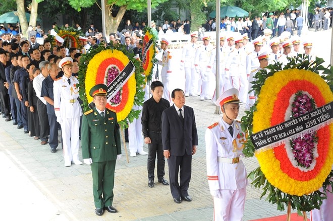 Xúc động lễ viếng Chủ tịch nước Trần Đại Quang ảnh 9