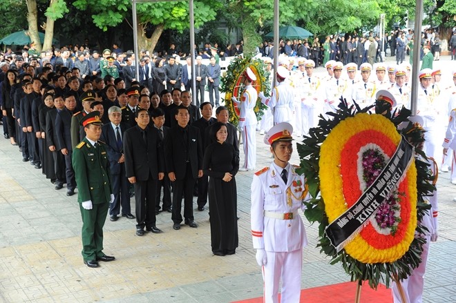 Xúc động lễ viếng Chủ tịch nước Trần Đại Quang ảnh 15