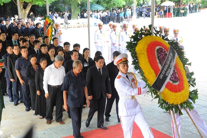 Xúc động lễ viếng Chủ tịch nước Trần Đại Quang ảnh 12