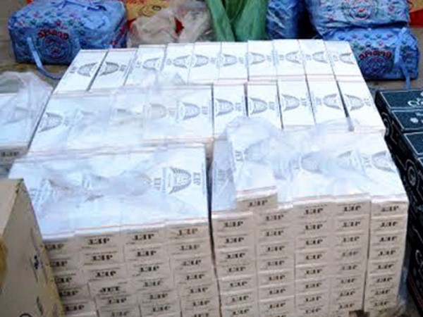 Quảng Trị: Phát hiện 5.890 gói thuốc lá ngoại nhập lậu ảnh 1