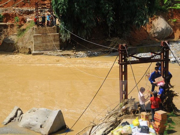 Cứu trợ khẩn cấp người dân bị ảnh hưởng lũ quét tại Lào Cai ảnh 1