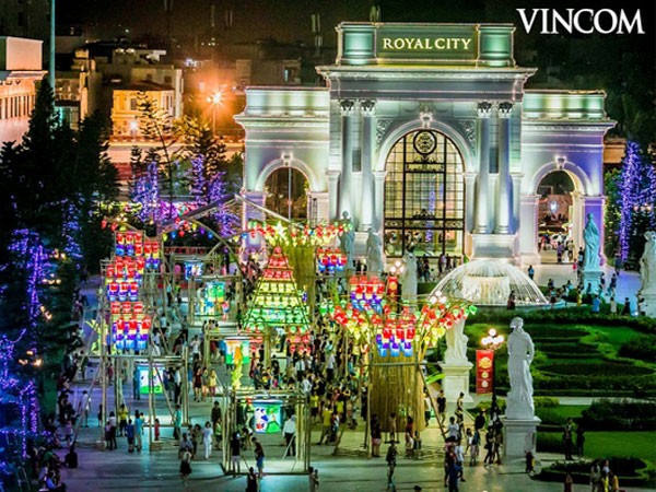 Vincom lập kỷ lục "Vườn cổ tích bằng đèn lồng lớn nhất Việt Nam" ảnh 1