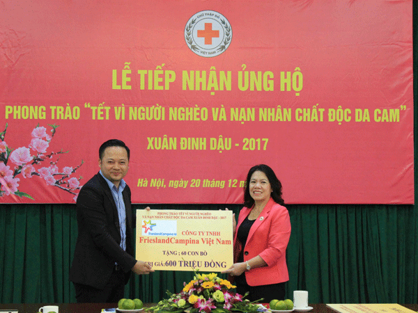FrieslandCampina Việt Nam ủng hộ "Tết vì người nghèo và nạn nhân chất độc da cam" ảnh 1