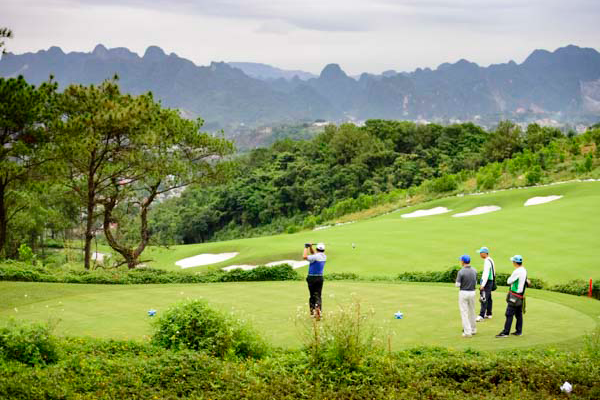 Cận cảnh khu nghỉ dưỡng - sân golf trên núi ngắm trọn vịnh Hạ Long ảnh 3