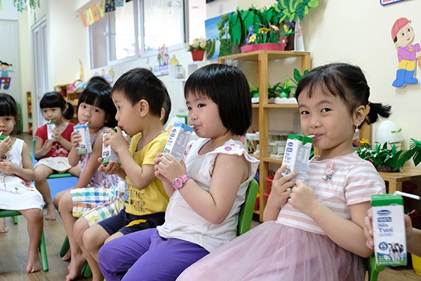 Hàng triệu ly sữa học đường cung cấp cho trẻ em Thủ đô mỗi ngày ảnh 2