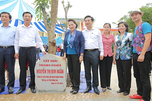 Trẻ em Quảng Ninh đón nhận ngôi trường mới từ Chủ tịch Quốc hội và hơn 71 ngàn ly sữa từ Quỹ sữa Vươn cao Việt Nam ảnh 7