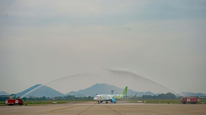 Bamboo Airways đón máy bay Airbus A320neo đầu tiên trong chiếc áo "Fly Green" ấn tượng ảnh 2