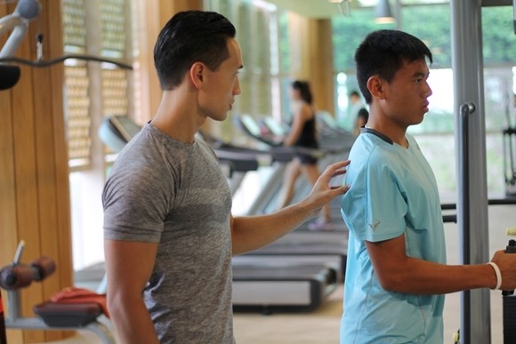 Kim Lý làm huấn luyện viên thể lực cho kiện tướng tennis Lý Hoàng Nam ảnh 8