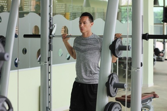 Kim Lý làm huấn luyện viên thể lực cho kiện tướng tennis Lý Hoàng Nam ảnh 4