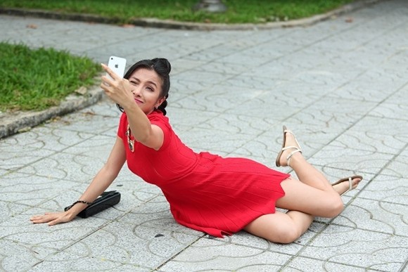 Yaya Trương Nhi bất ngờ trở thành "hotgirl osin" ảnh 6