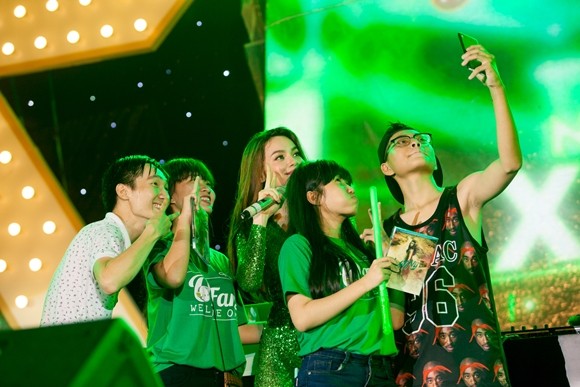 Hồ Ngọc Hà, Sơn Tùng M-TP khiến khán giả Nha Trang phấn khích ảnh 2