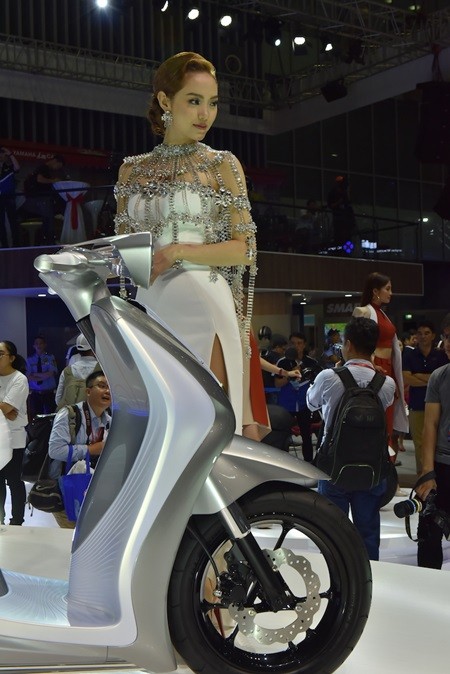 Triển lãm mô tô xe máy Việt Nam 2017 thu hút 17 ngàn lượt khách tham quan/ngày ảnh 2
