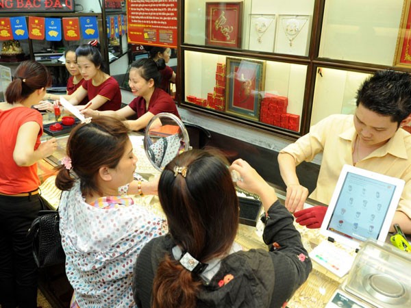 Trung Quốc liên tiếp phá giá Nhân dân tệ: Thị trường "ngấm đòn" ảnh 1