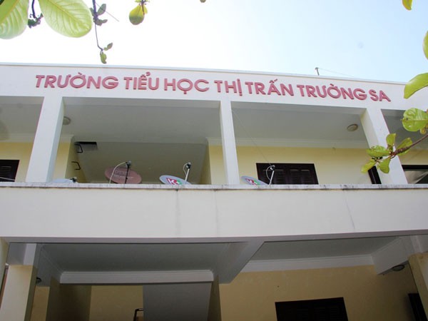Những đứa trẻ ở Trường Sa ảnh 1