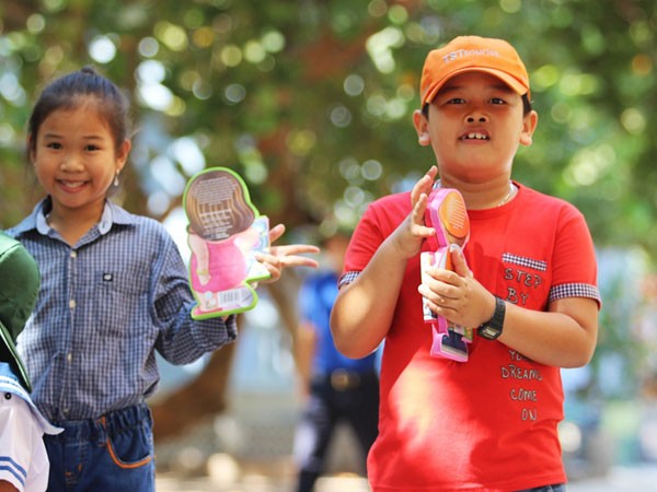 Những đứa trẻ ở Trường Sa ảnh 3