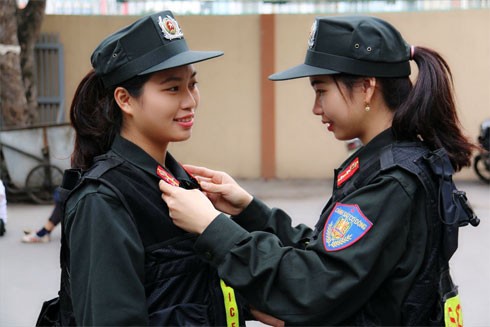 Ở Hà Nội, có một tiểu đội nữ Cảnh sát đặc nhiệm ảnh 3