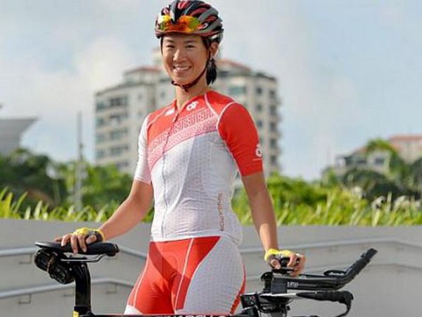 Dinah Chan, VĐV đua xe đạp người Singapore đã để tuột mất ngôi quán quân vì ngộ độc thực phẩm.