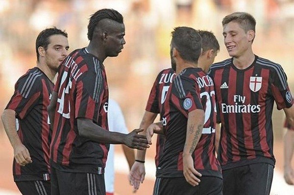 Vừa trở về AC Milan, "siêu quậy" Balotelli lại gây scandal ảnh 2