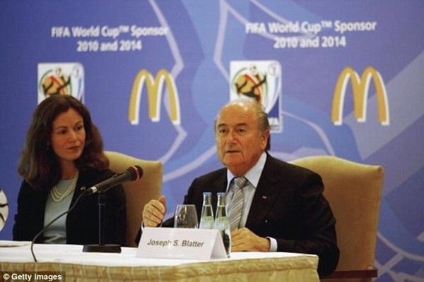 Các nhà tài trợ lớn kêu gọi ông Blatter từ chức ngay lập tức