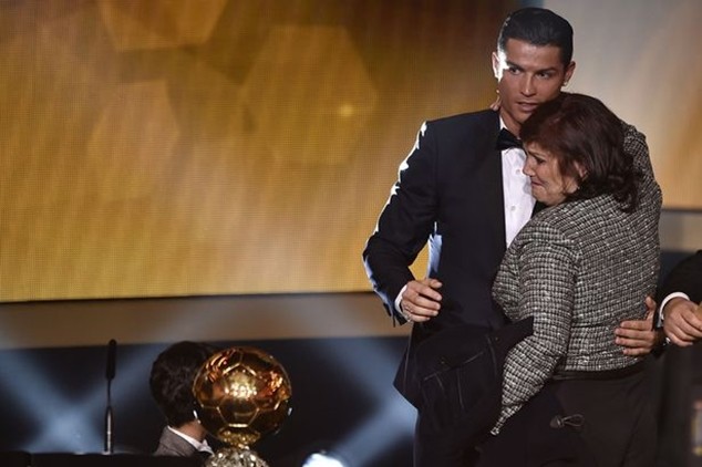 Mẹ của Ronaldo tiết lộ bí mật gây sốc về siêu sao người Bồ Đào Nha ảnh 1