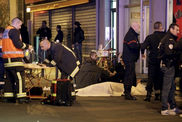 CĐV của Everton thiệt mạng trong vụ tấn công khủng bố ở Paris ảnh 1