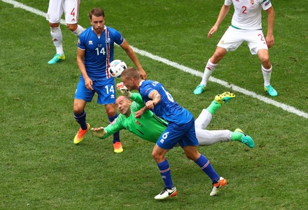 Hungaria 1-1 Iceland: Bàn đá phản lưới nhà "sửa chữa" sai lầm của trọng tài ảnh 2