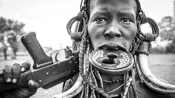 Những hình ảnh độc, lạ về các bộ lạc ở Ethiopia ảnh 8