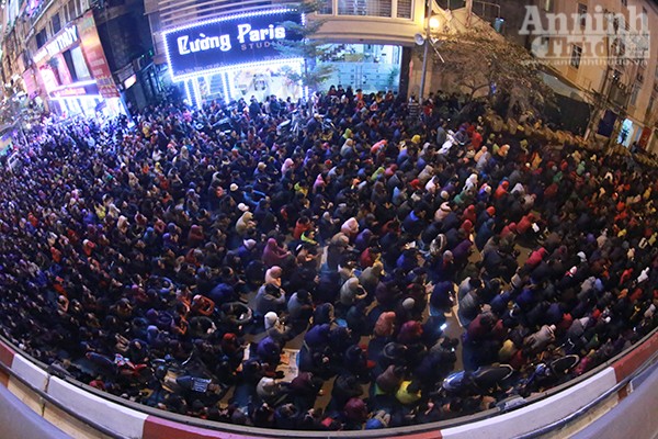 Hàng nghìn người tràn kín đường dự lễ cầu an chùa Phúc Khánh ảnh 14