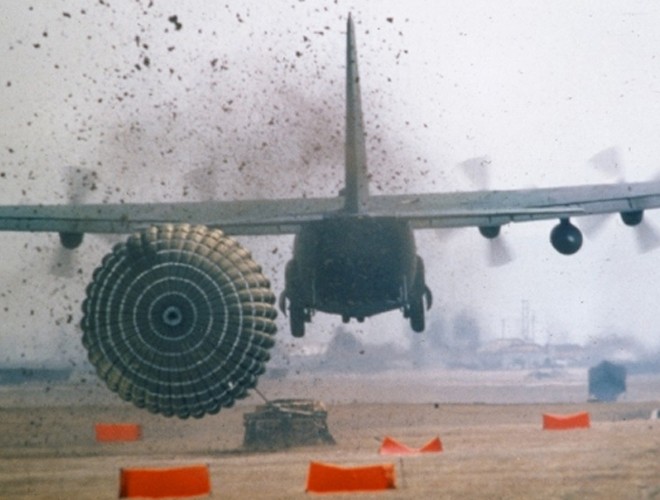 Hình ảnh hiện trường, vụ C-130 Mỹ chở 16 người đâm xuống mặt đất ảnh 9