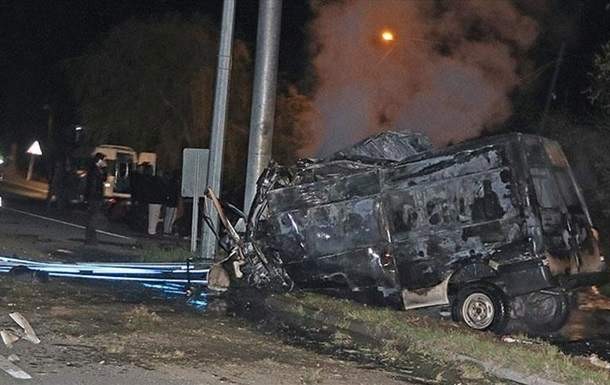 Thổ Nhĩ Kỳ: Xe buýt tự đâm vào cột đèn làm 17 người chết ảnh 1