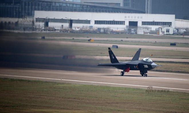 Tiêm kích tàng hình J-31 Trung Quốc đối đầu F-35 Mỹ - Ai sẽ thắng? ảnh 2