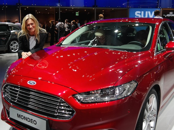 Cận cảnh Ford Mondeo 2015 lần đầu ra mắt tại Paris Motor Show ảnh 1