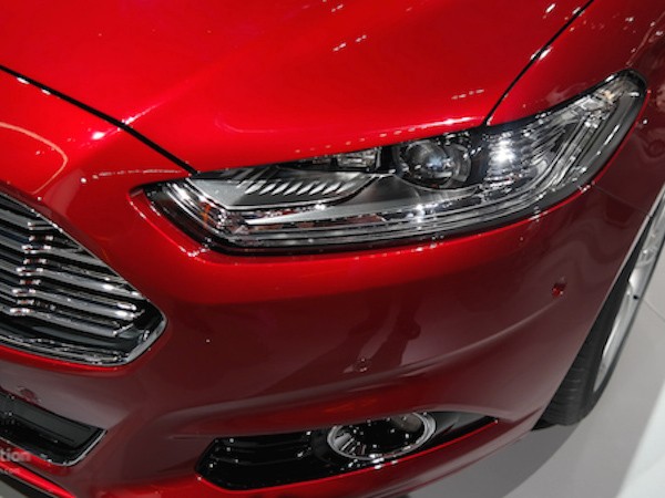 Cận cảnh Ford Mondeo 2015 lần đầu ra mắt tại Paris Motor Show ảnh 4
