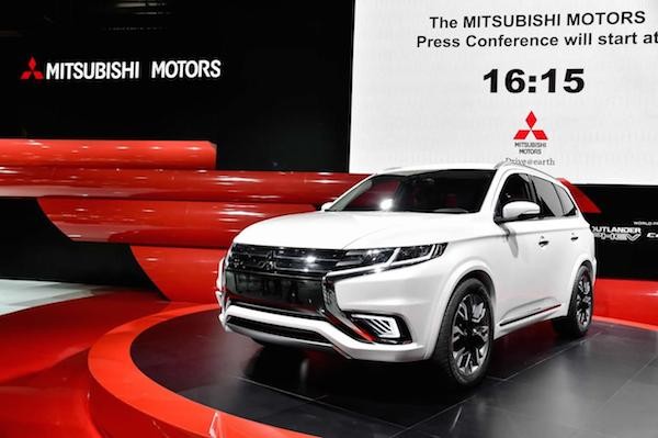 Mitsubishi Outlander PHEV Concept-S: Tiêu thụ nhiên liệu ít hơn cả xe máy ảnh 4