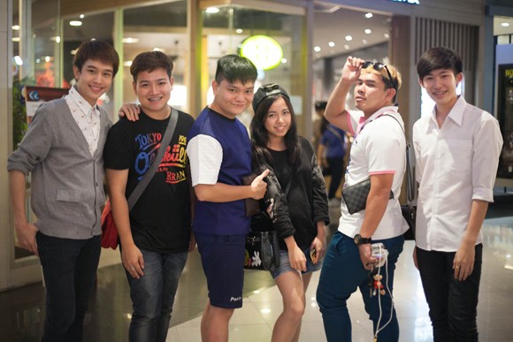 Theo chân stylist Trịnh Tú Trung dạo chơi Bangkok cùng hot boy Fluke Pongsatorn ảnh 9