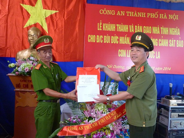 Khánh thành nhà tình nghĩa tặng gia đình liệt sỹ ảnh 3