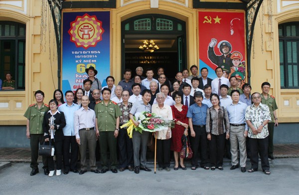 Cuộc hội ngộ chân tình ảnh 1