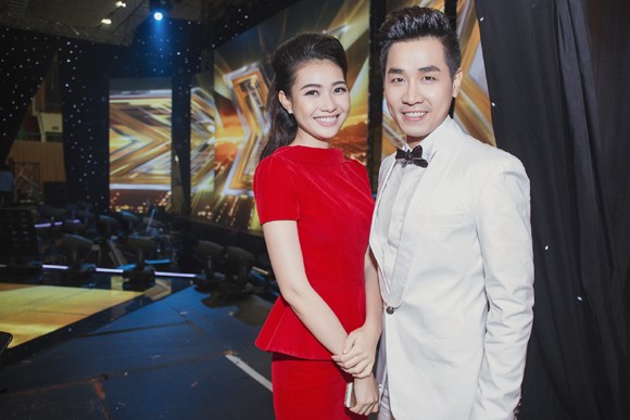 Miss Ngôi sao Bích Khanh “chăm chút” cho MC Nguyên Khang trước khi lên sóng “X-Factor” ảnh 3