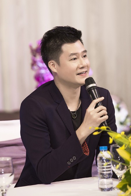 Thanh Thảo ăn diện gợi cảm làm MC ra mắt album cho ca sĩ Quang Dũng ảnh 7