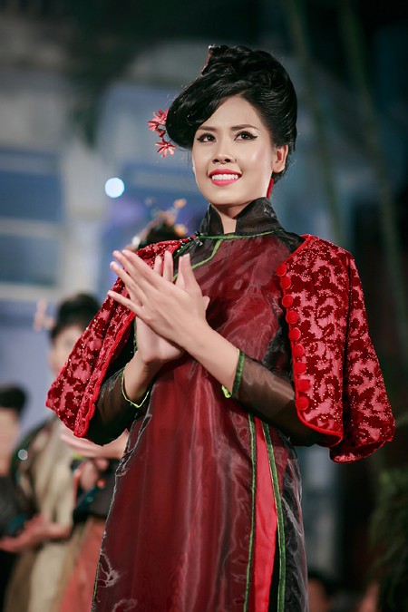 Hoa hậu Biển Nguyễn Thị Loan lộng lẫy với thời trang phong cách Ý ảnh 6