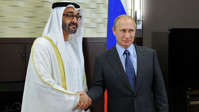 Tổng thống Putin (phải) và Thái tử Abu Dahbi (trái)