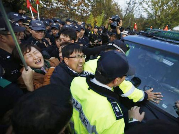 Người Hàn Quốc ngăn cản rải truyền đơn sang Triều Tiên ảnh 1