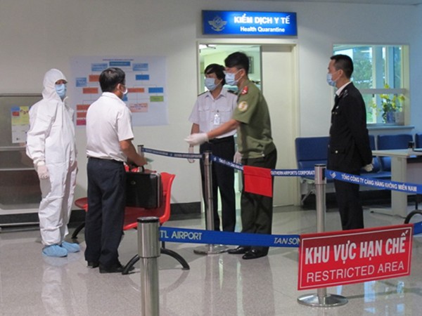 Bệnh viện Đà Nẵng vẫn thắt chặt vùng cách ly bệnh nhân nhiễm Ebola ảnh 1